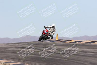 media/Dec-01-2025-Moto Forza (Mon) [[2daa91e15f]]/2-Intermediate Group/Session 2 (Turns 9 and 10)/